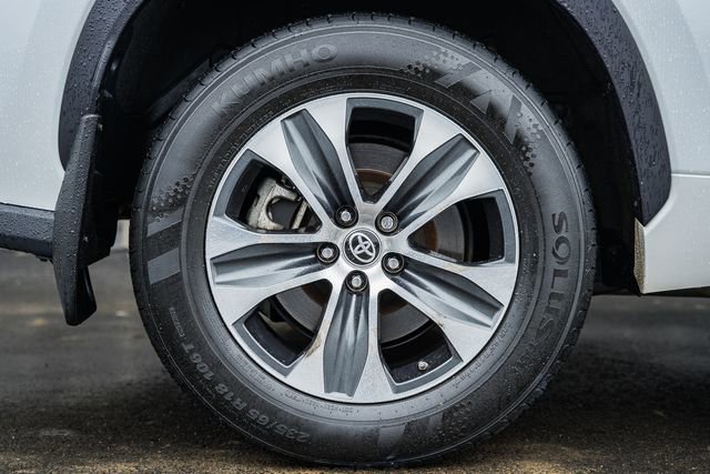 Used 2022 Toyota Highlander XLE image 23