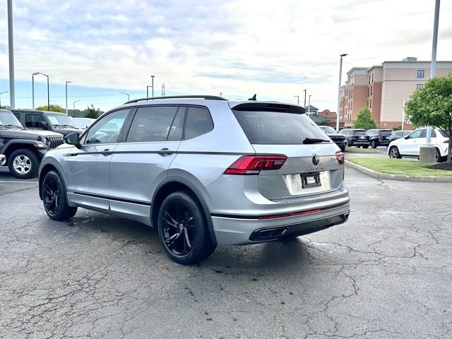 Used 2023 Volkswagen Tiguan SE R-Line FWD image 6