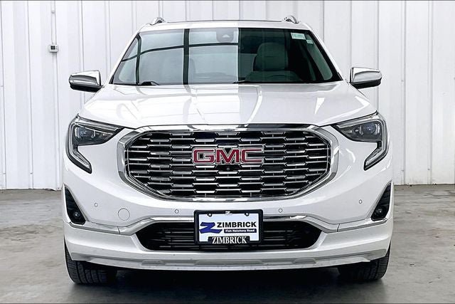 Used 2020 GMC Terrain Denali w/ GMC Pro Grade Package AWD/4WD image 3