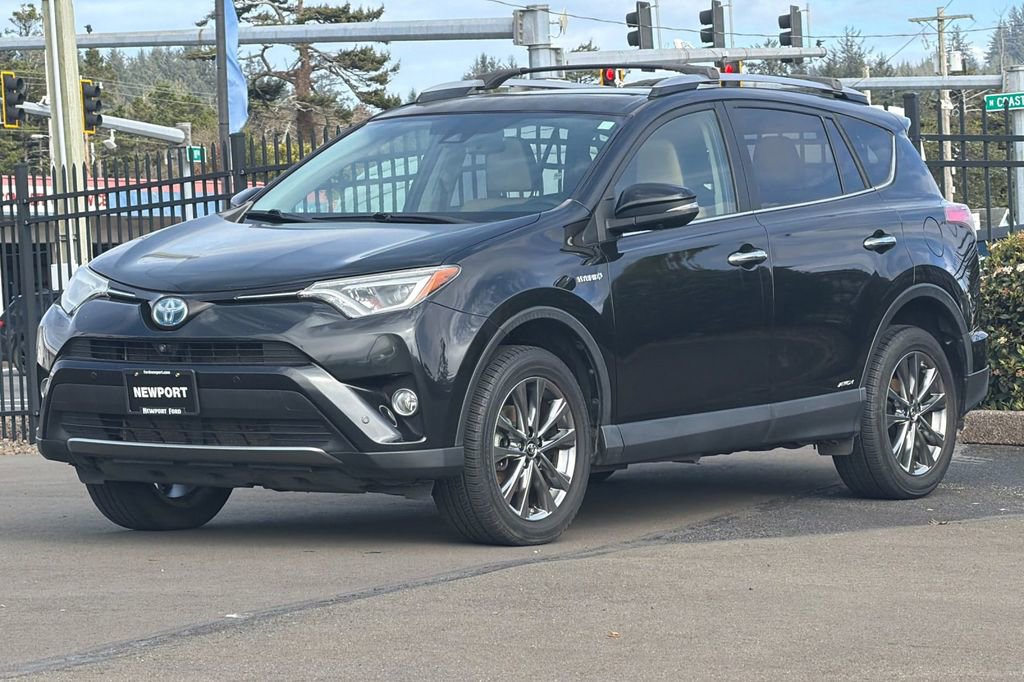 Used 2018 Toyota RAV4 Limited w/ Advanced Technology Package image 7