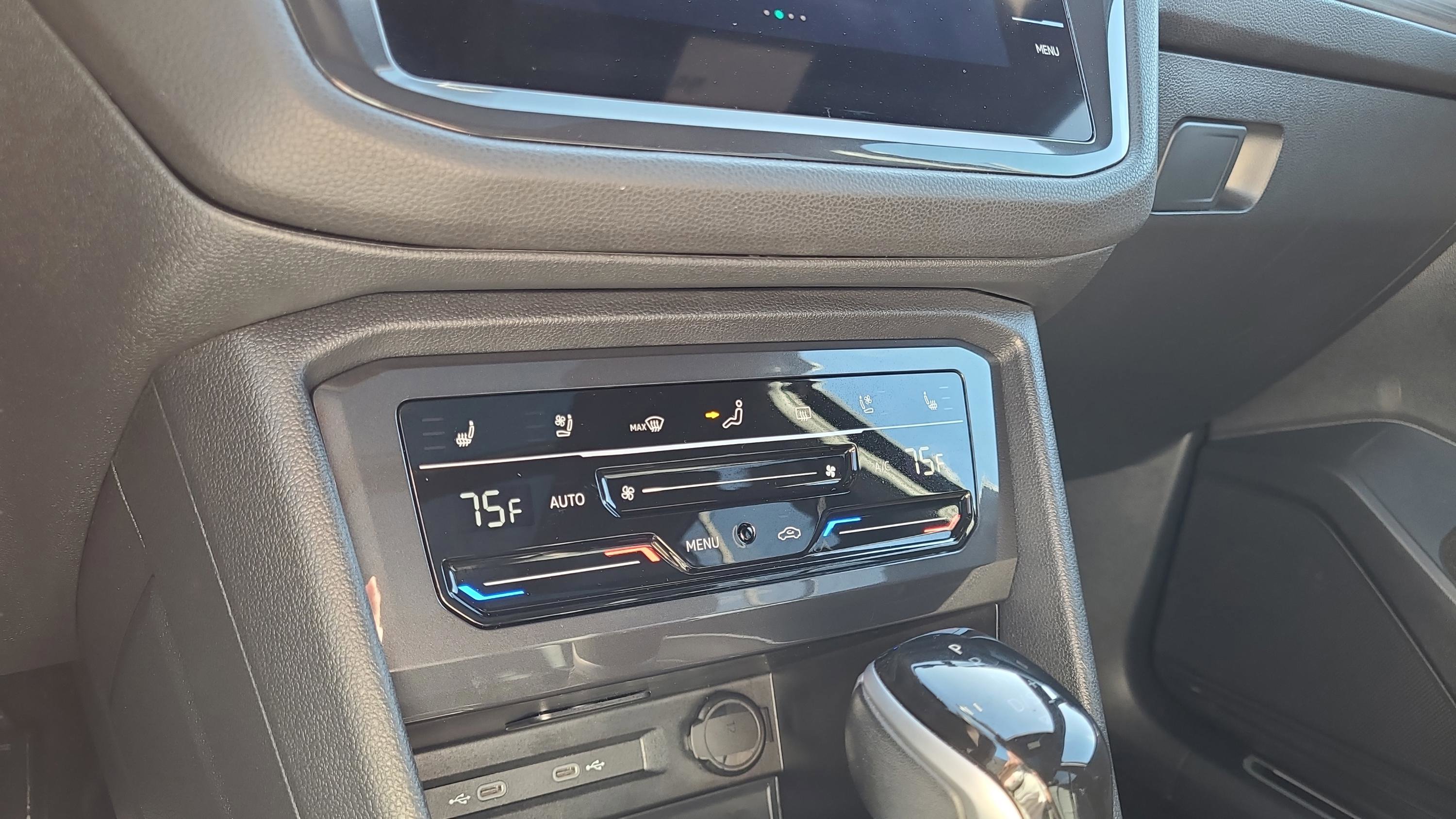 Used 2024 Volkswagen Tiguan SEL R-Line image 21