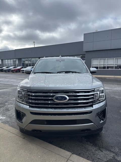 Used 2020 Ford Expedition Max XLT w/ Equipment Group 202A image 3