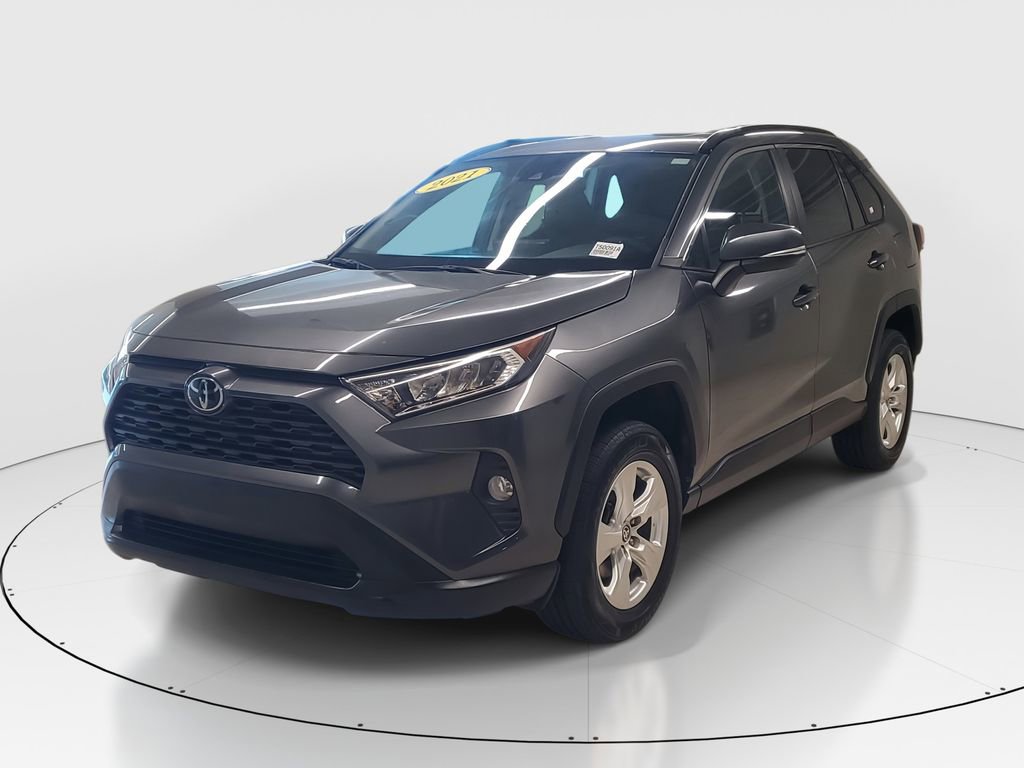 Used 2021 Toyota RAV4 XLE w/ Convenience Package image 3