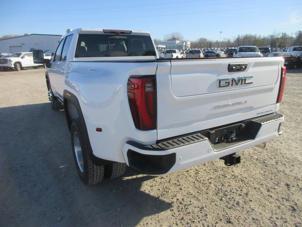New 2026 GMC Sierra 3500 Denali Ultimate AWD/4WD image 9