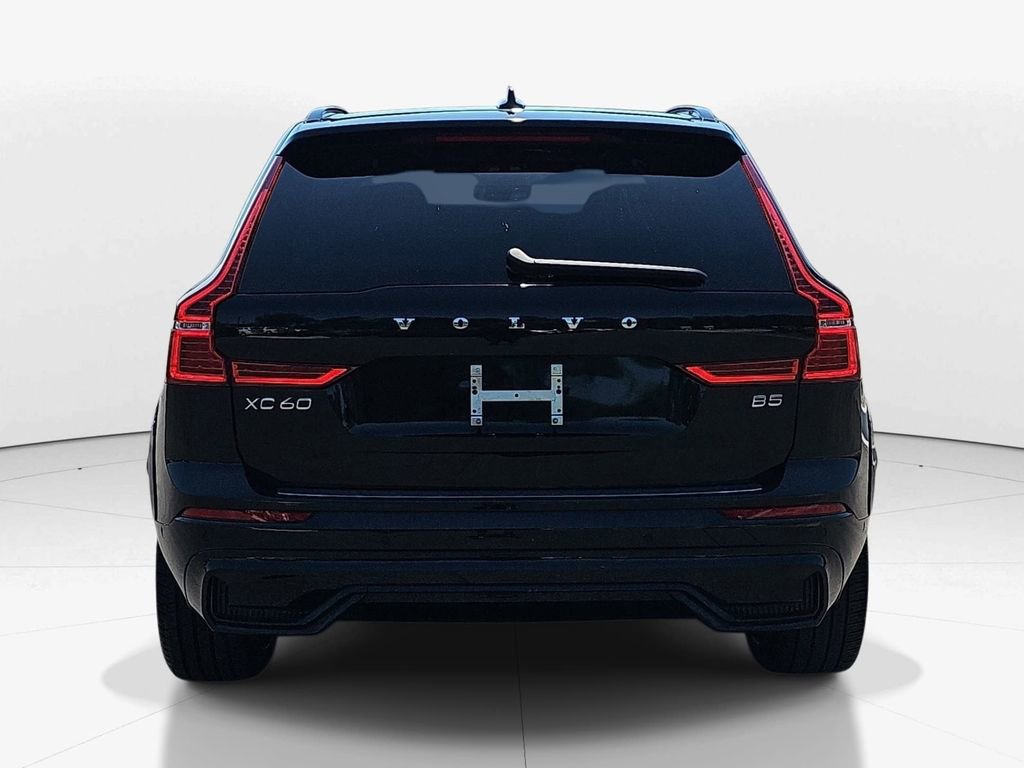 Used 2023 Volvo XC60 B5 Ultimate w/ Protection Package Premier image 6