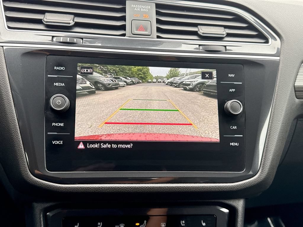 Used 2024 Volkswagen Tiguan SEL R-Line AWD/4WD image 24