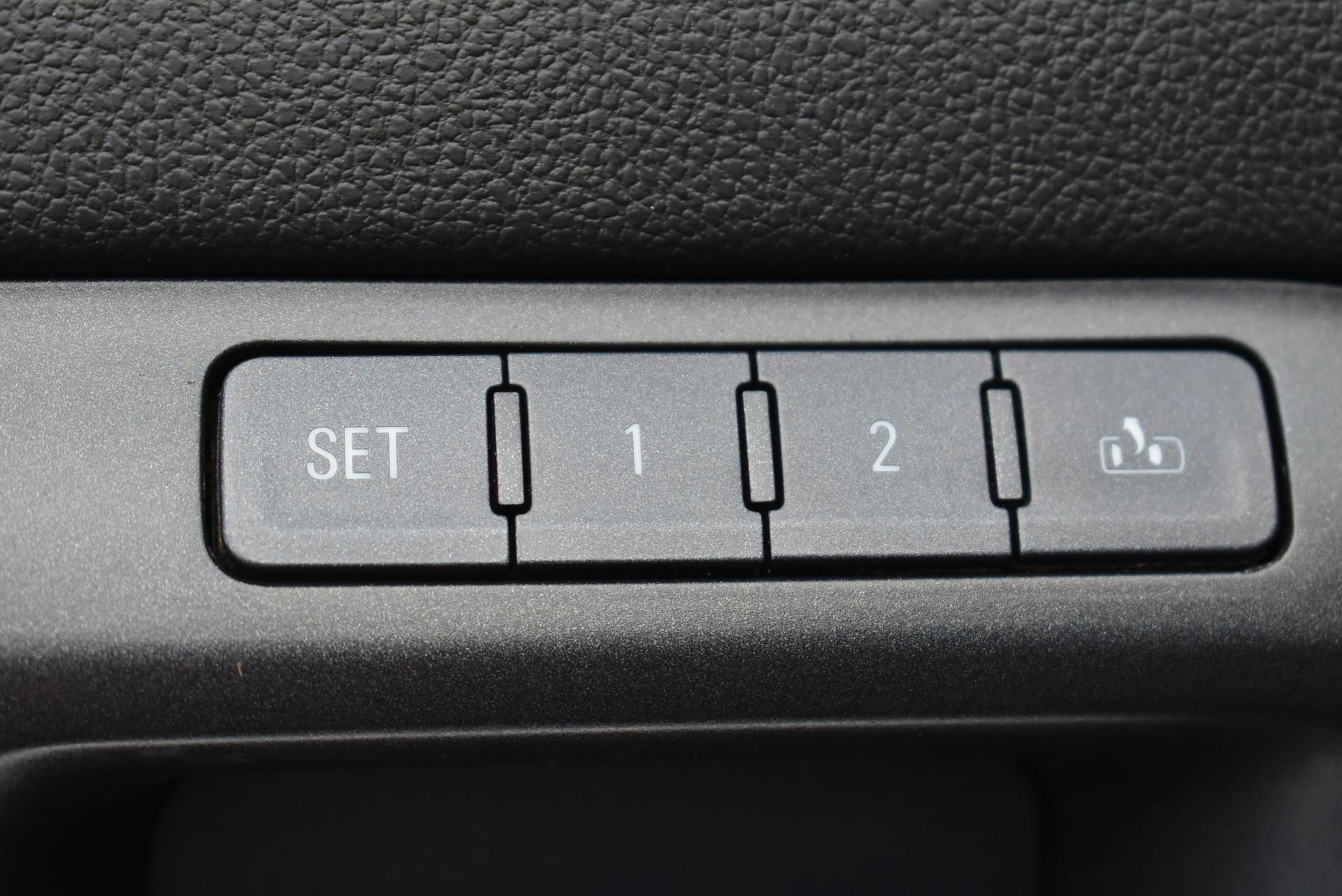 Used 2016 GMC Sierra 3500 Denali w/ Duramax Plus Package image 14