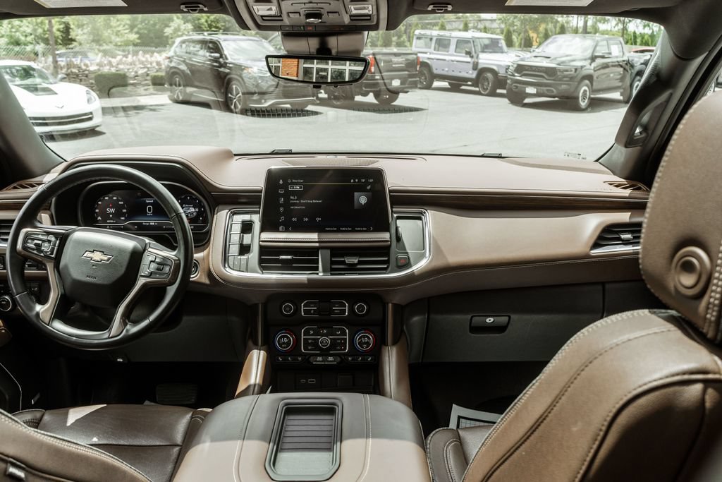 Used 2023 Chevrolet Tahoe High Country AWD/4WD image 9