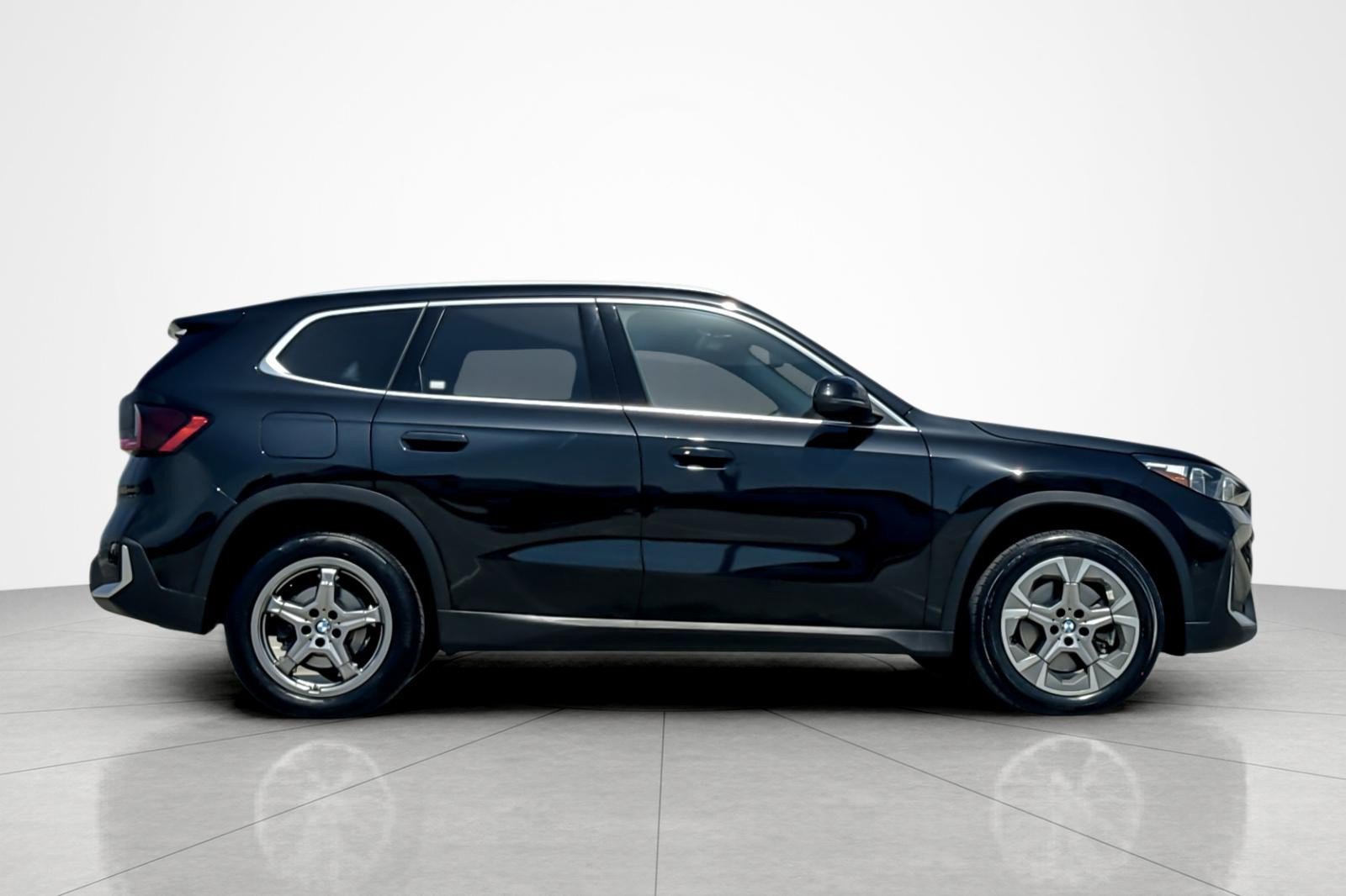 Used 2023 BMW X1 xDrive28i w/ Convenience Package AWD/4WD image 6