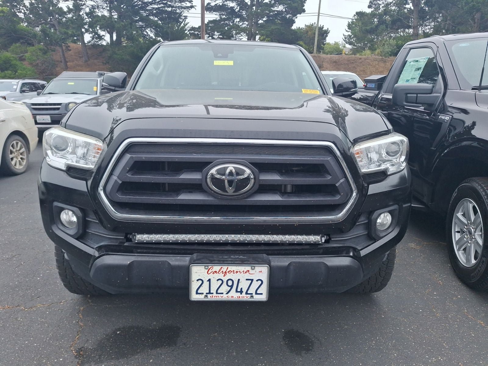 Used 2020 Toyota Tacoma SR5 w/ Technology Package AWD/4WD image 2