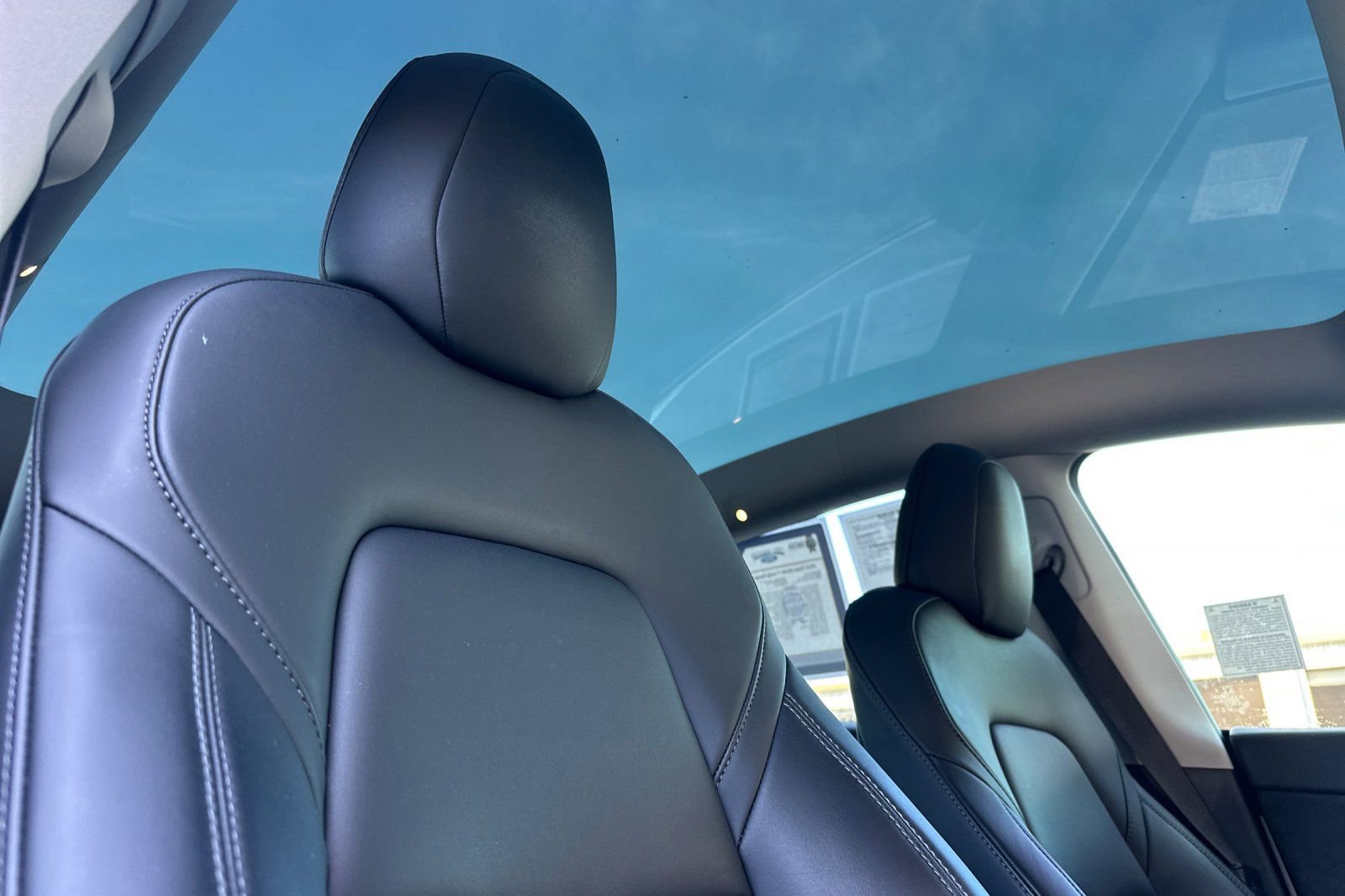 Used 2022 Tesla Model Y Long Range image 15