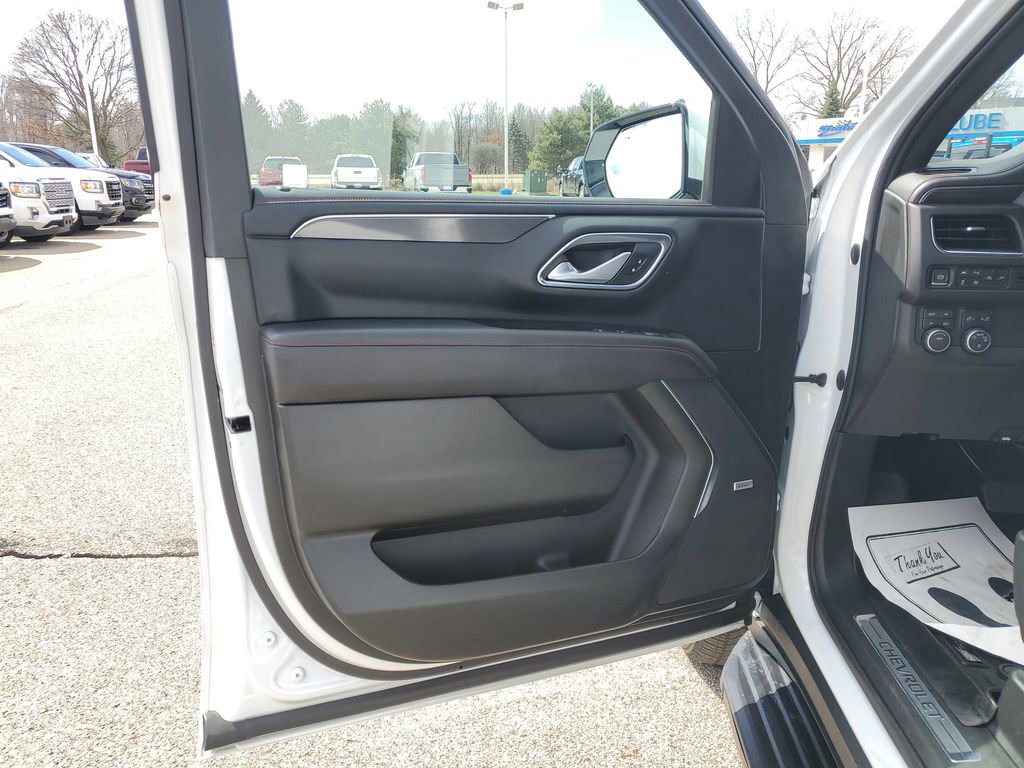 Certified 2022 Chevrolet Tahoe RST w/ Luxury Package AWD/4WD image 27
