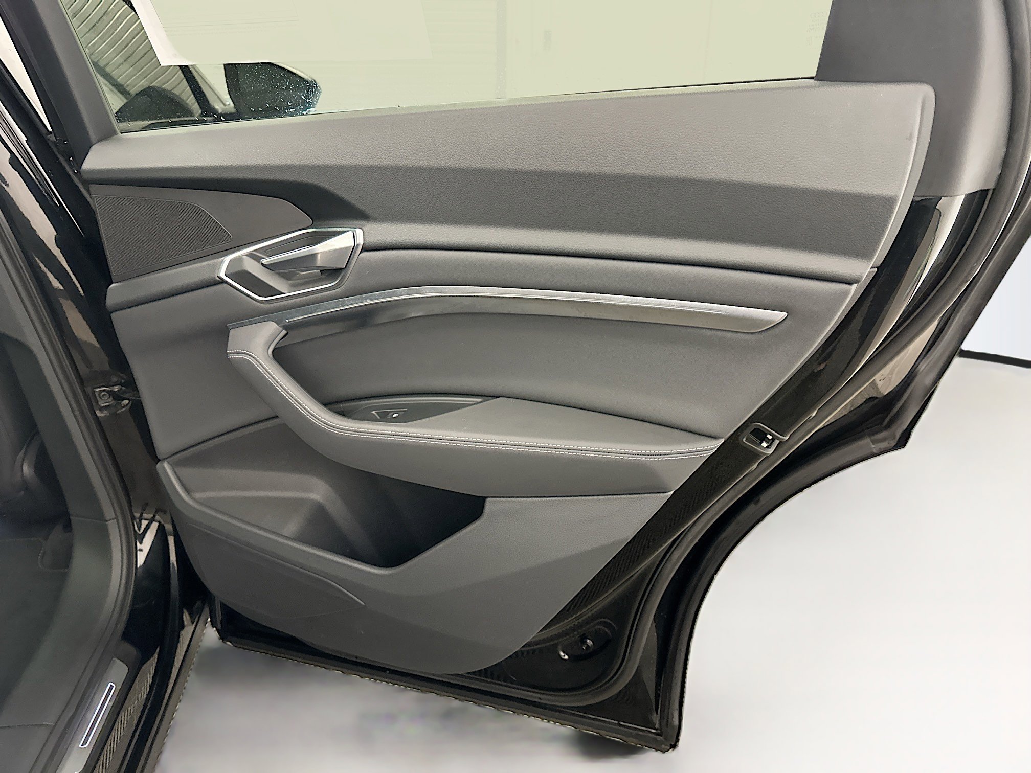 Used 2021 Audi e-tron Premium w/ Black Optic Package AWD/4WD image 33