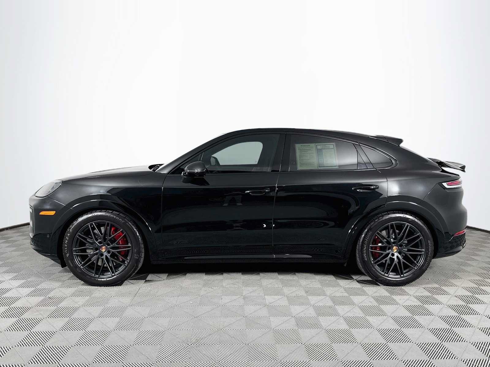 Used 2025 Porsche Cayenne GTS AWD/4WD image 8