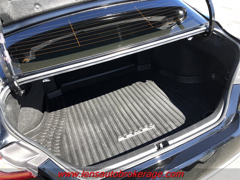Used 2025 Toyota Camry SE w/ Convenience Package FWD image 18
