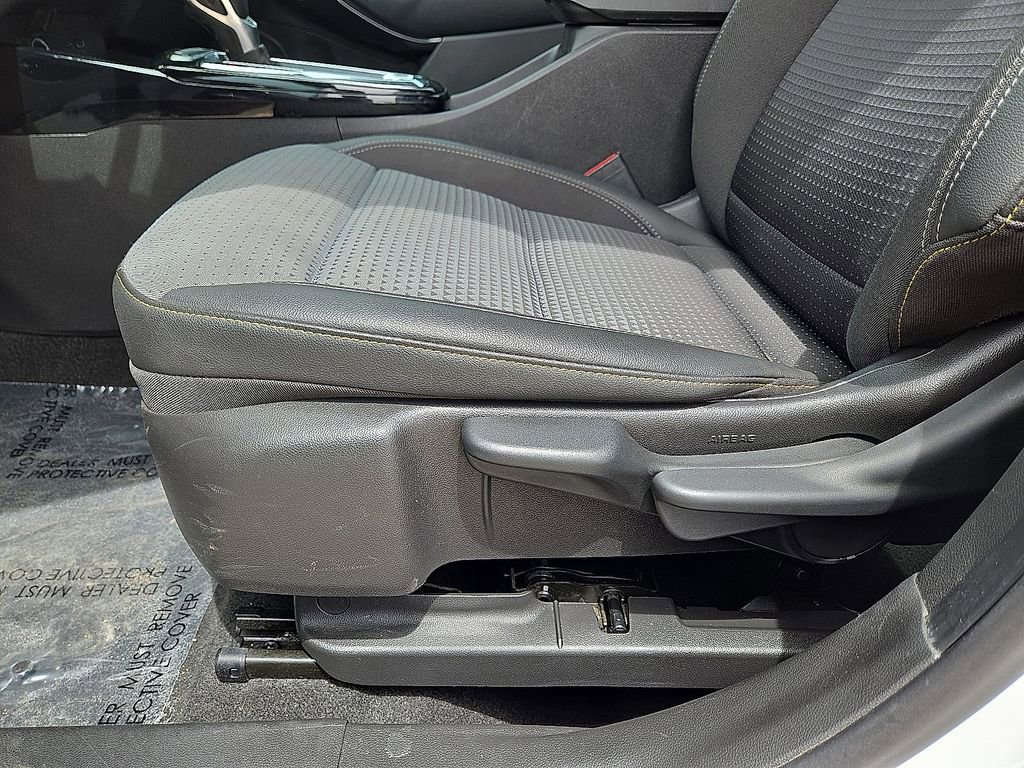 Used 2025 Chevrolet Trax LT w/ Driver Confidence Package FWD image 24