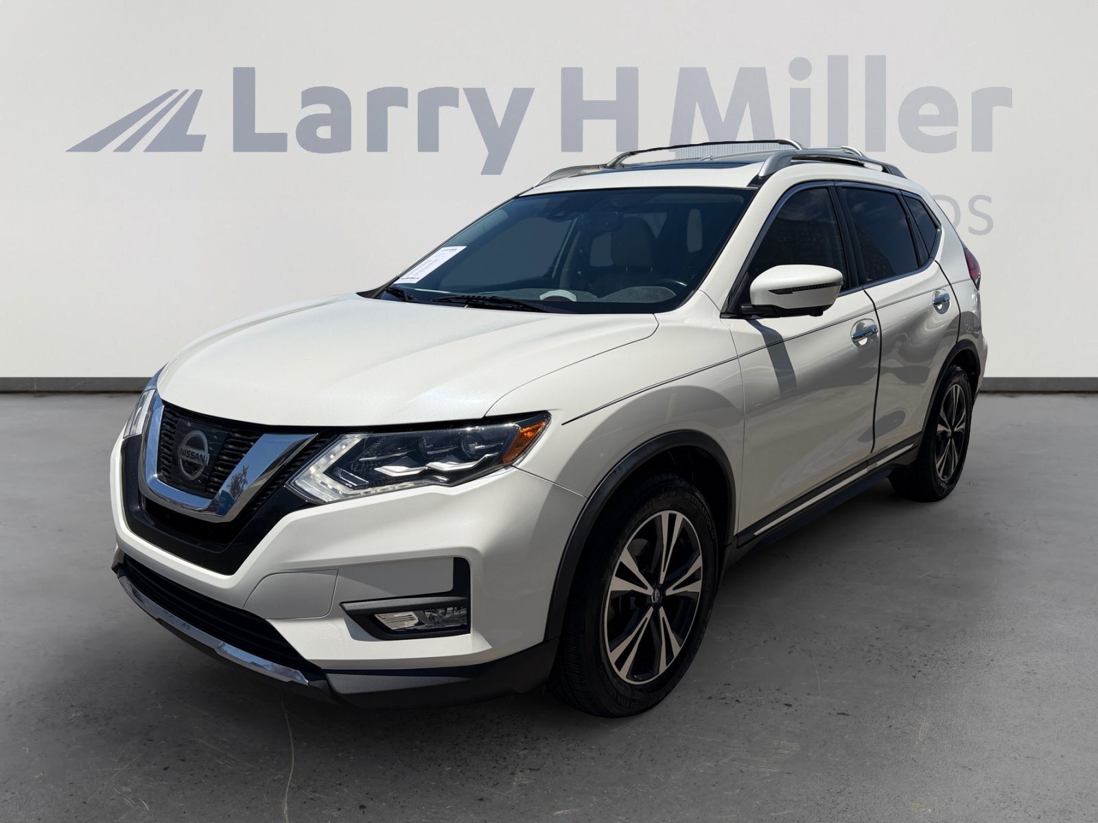 Used 2017 Nissan Rogue SL w/ SL Premium Package FWD video 1