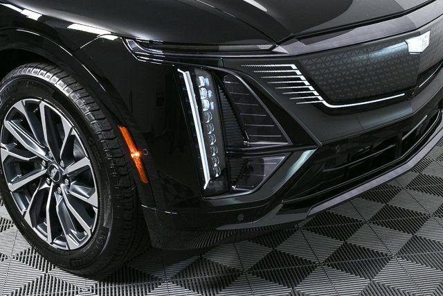 New 2026 Cadillac Lyriq Premium Sport image 38
