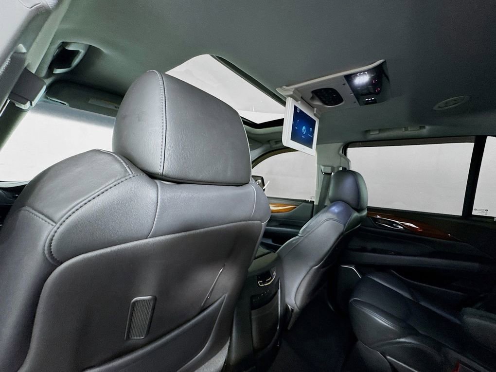 Used 2018 Cadillac Escalade Premium Luxury image 35
