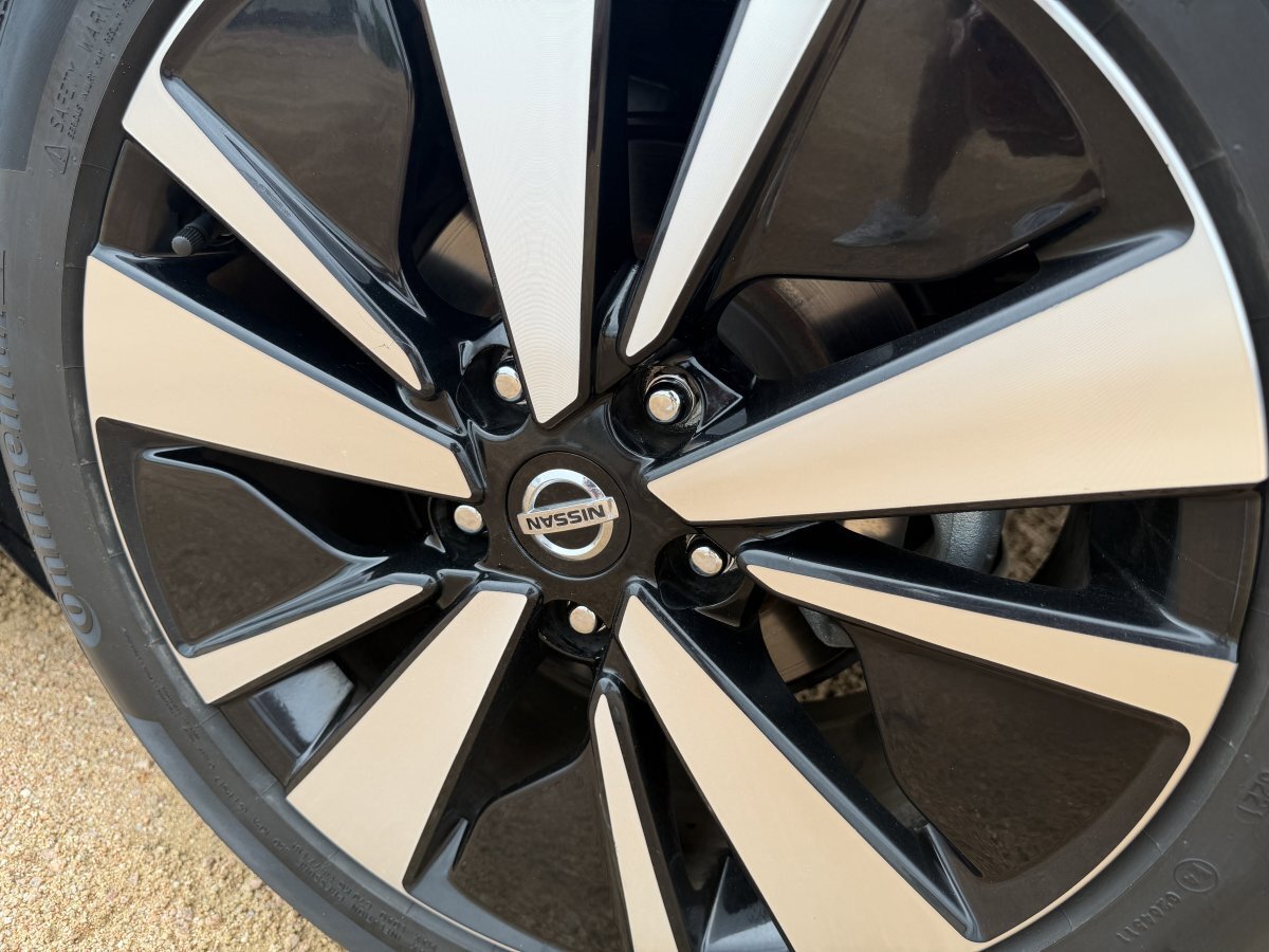 Used 2021 Nissan Altima 2.5 SV w/ SV Premium Package FWD image 9