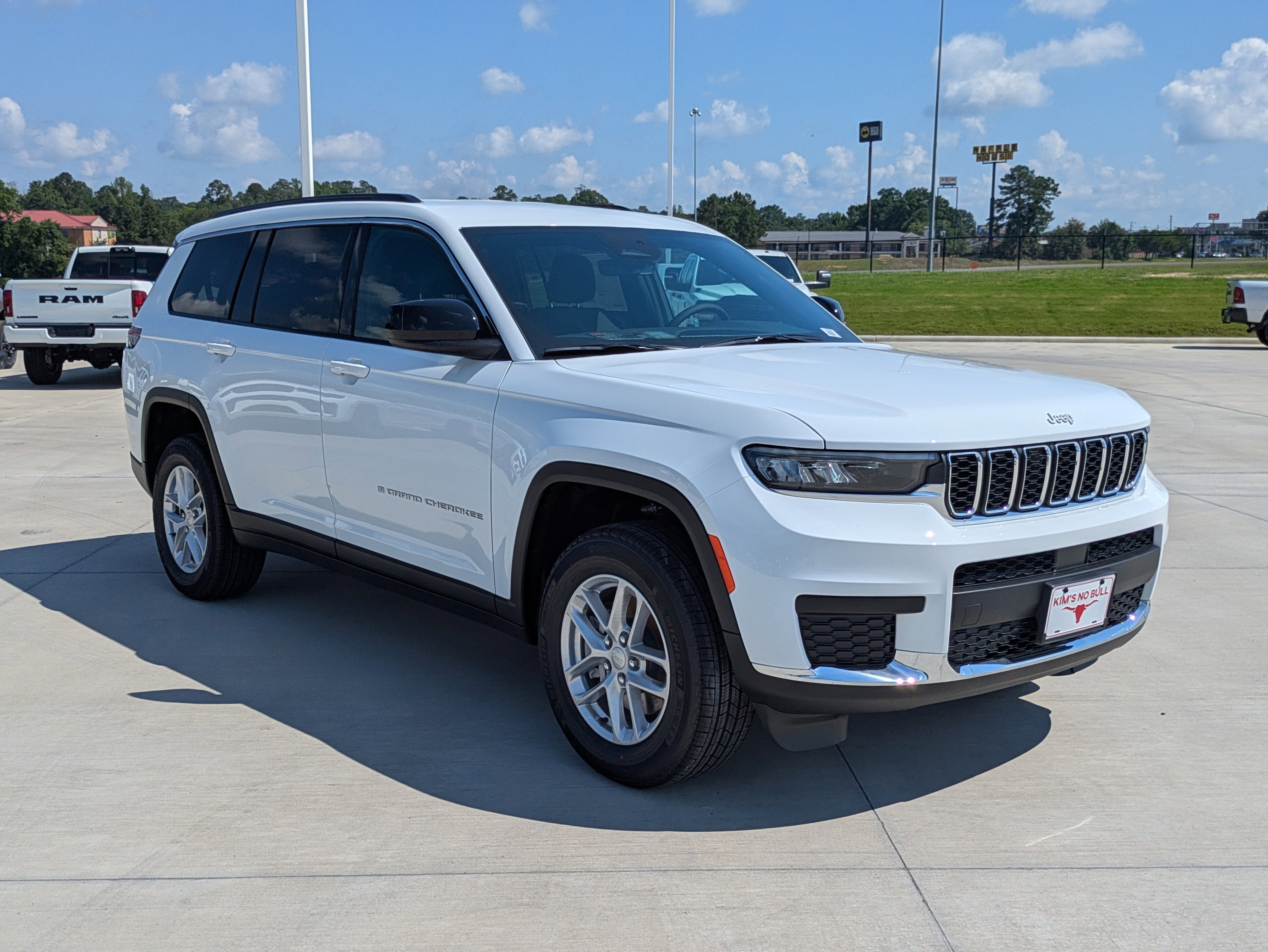 New 2026 Jeep Grand Cherokee L Laredo RWD image 7