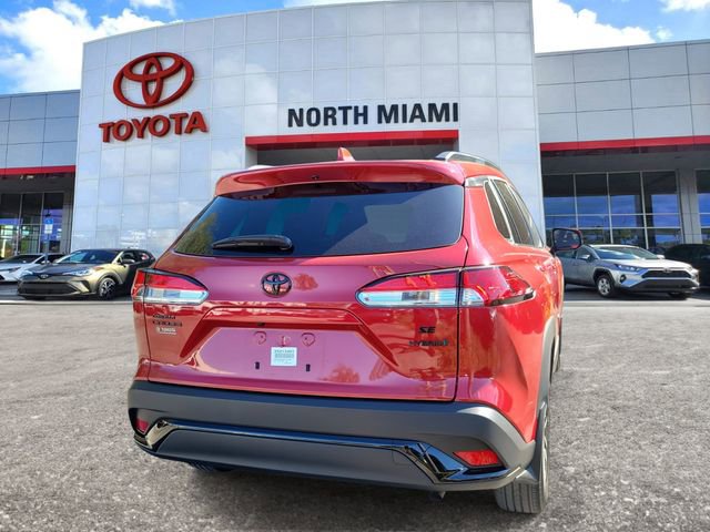 Used 2023 Toyota Corolla Cross SE image 4