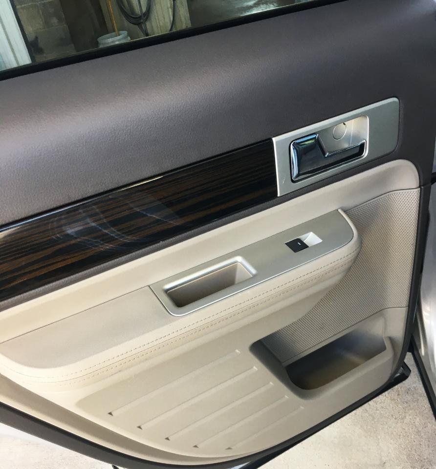 Used 2010 Lincoln MKX 2WD image 11