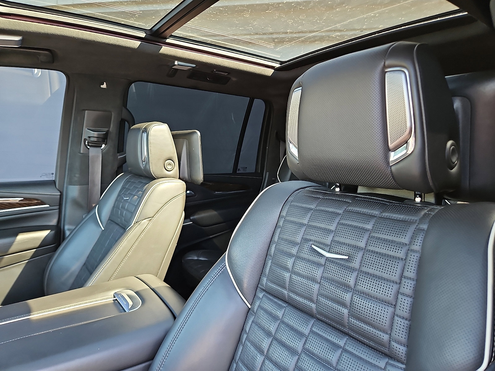 Used 2022 Cadillac Escalade ESV Sport Platinum AWD/4WD image 9