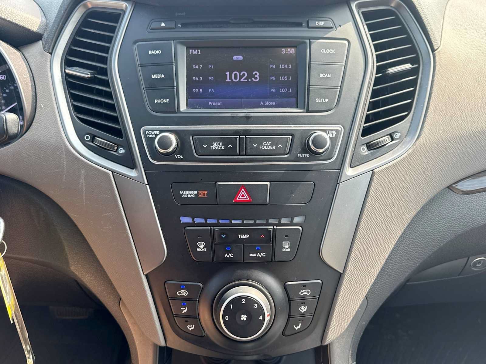 Used 2017 Hyundai Santa Fe Sport AWD/4WD image 18