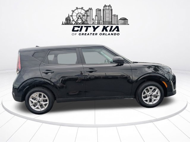 Certified 2025 Kia Soul LX w/ LX Technology Package FWD image 7