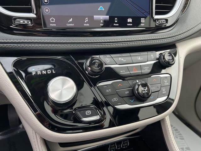 Used 2023 Chrysler Pacifica Limited image 22