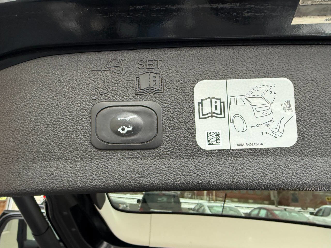 Used 2018 Ford Escape Titanium w/ Ford Safe & Smart Package image 16