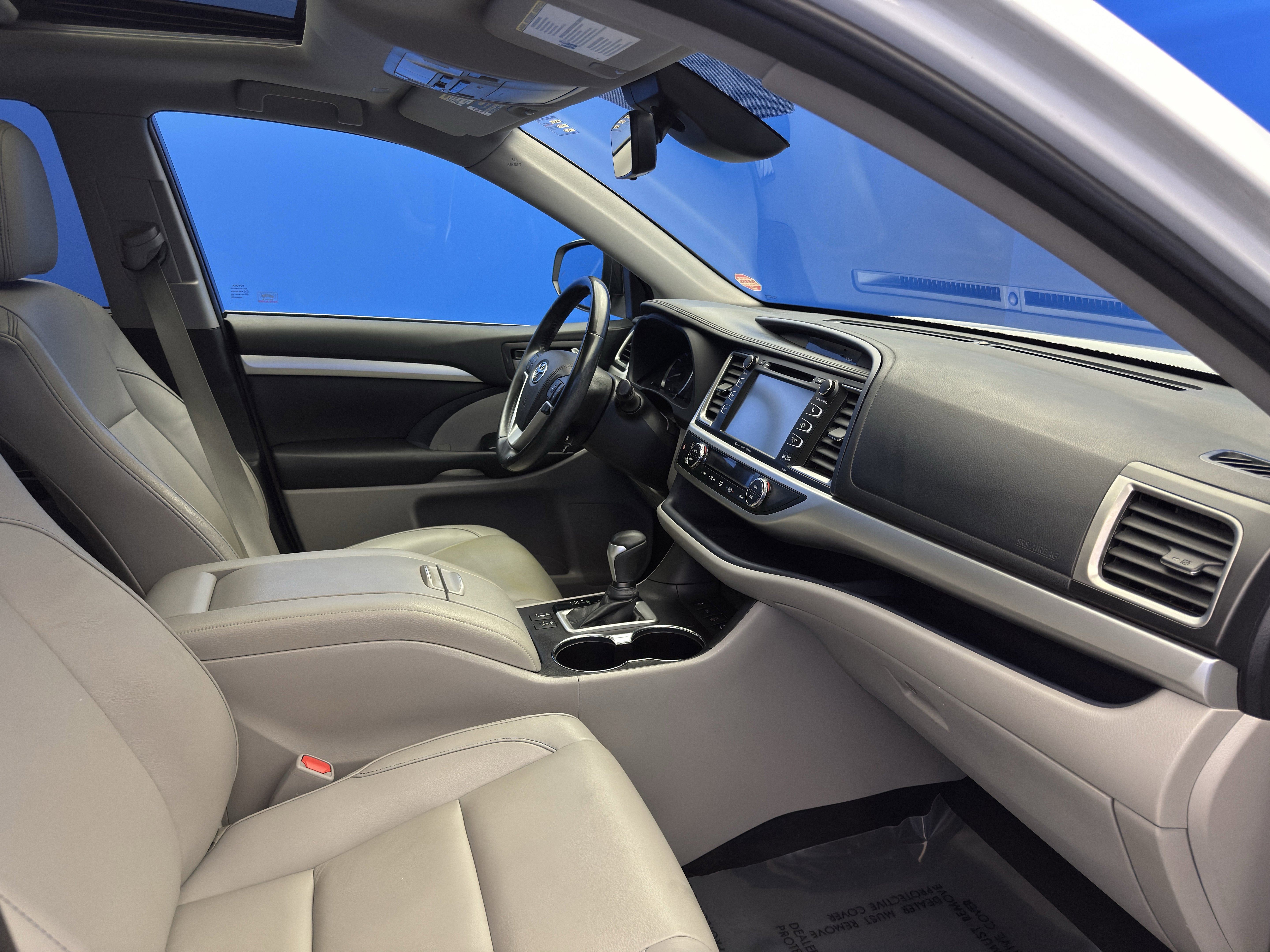 Used 2019 Toyota Highlander XLE image 24