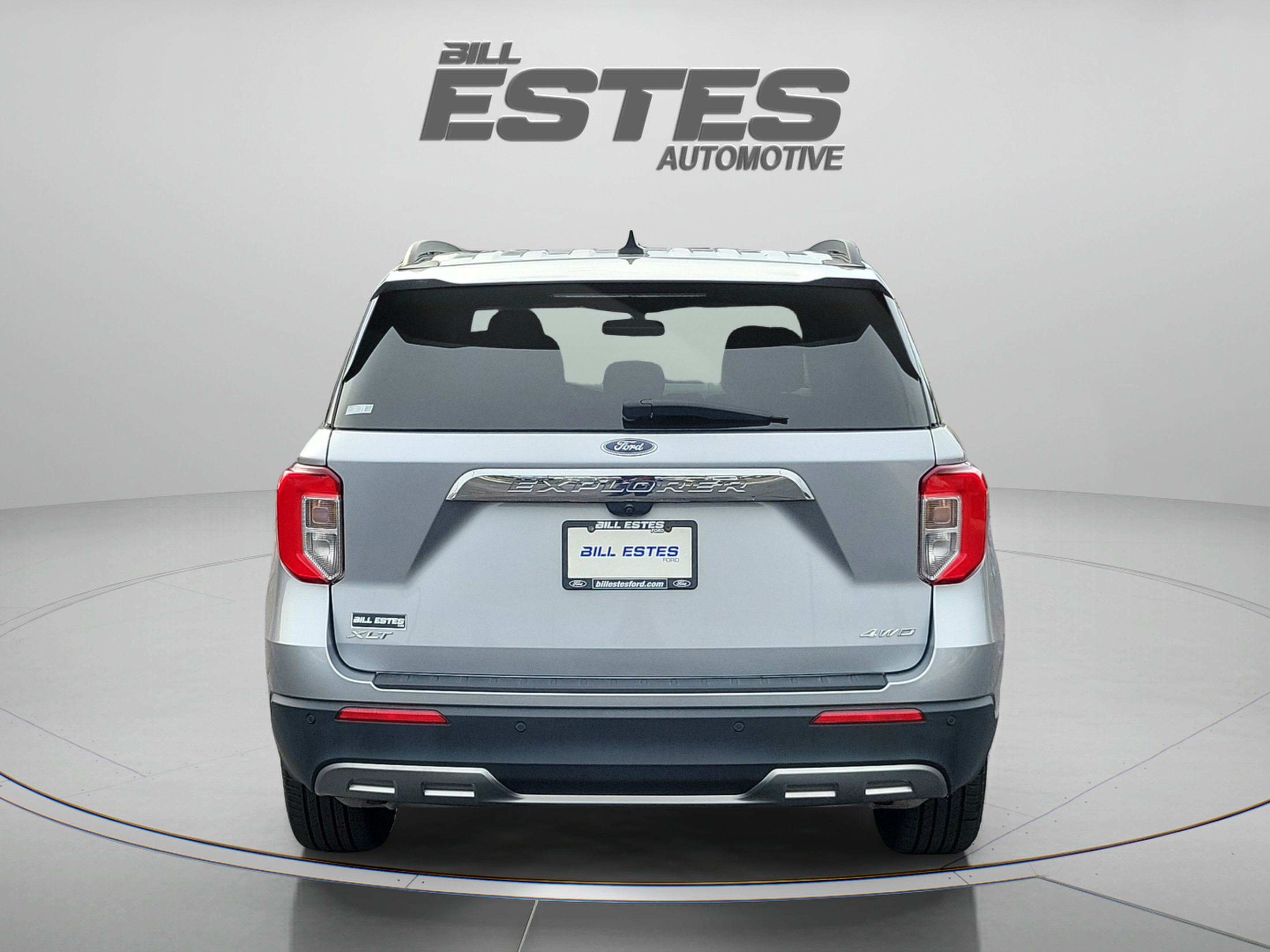 Used 2022 Ford Explorer XLT w/ Equipment Group 202A AWD/4WD image 3