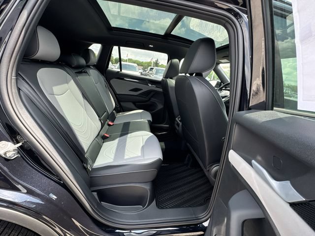 New 2026 Volkswagen Tiguan SE R-Line FWD image 27