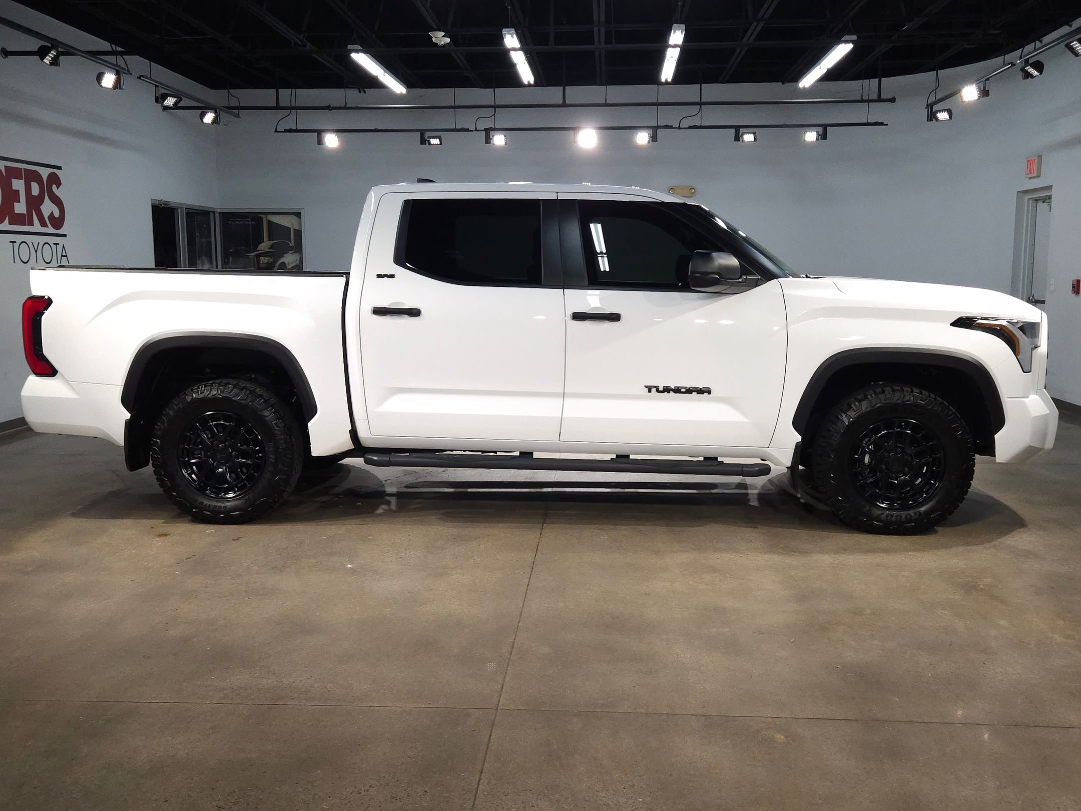 Used 2025 Toyota Tundra SR5 AWD/4WD image 8