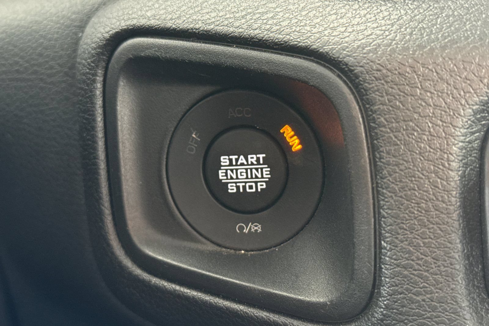 Used 2024 Jeep Wrangler Unlimited Sport AWD/4WD image 32