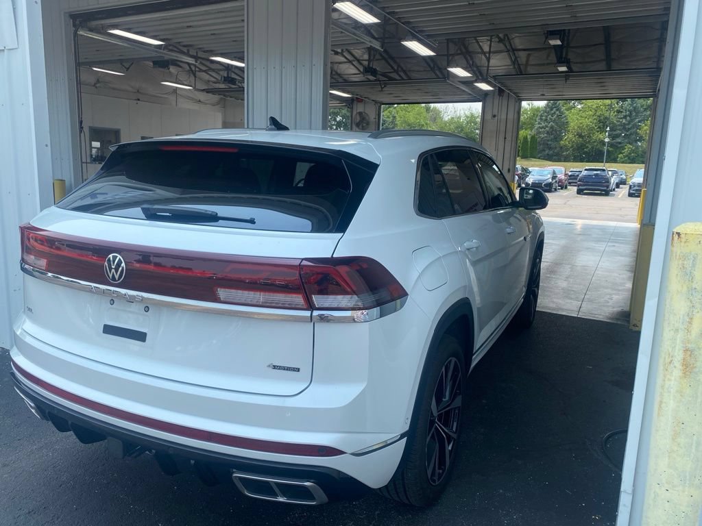 Used 2024 Volkswagen Atlas Cross Sport SEL Premium R-Line AWD/4WD image 4