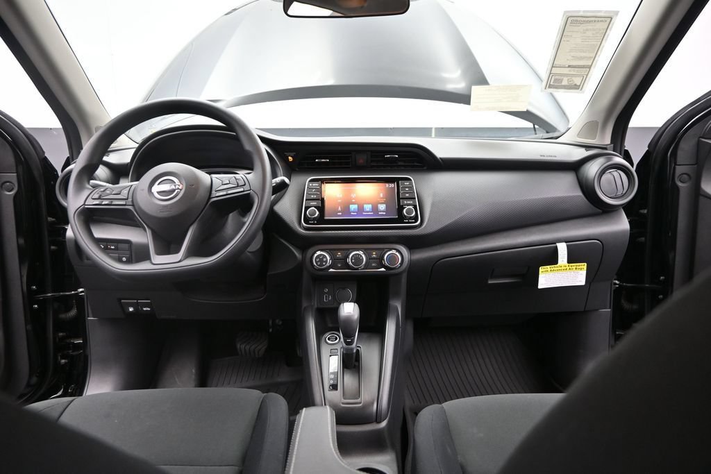Certified 2025 Nissan Kicks Play S FWD image 31