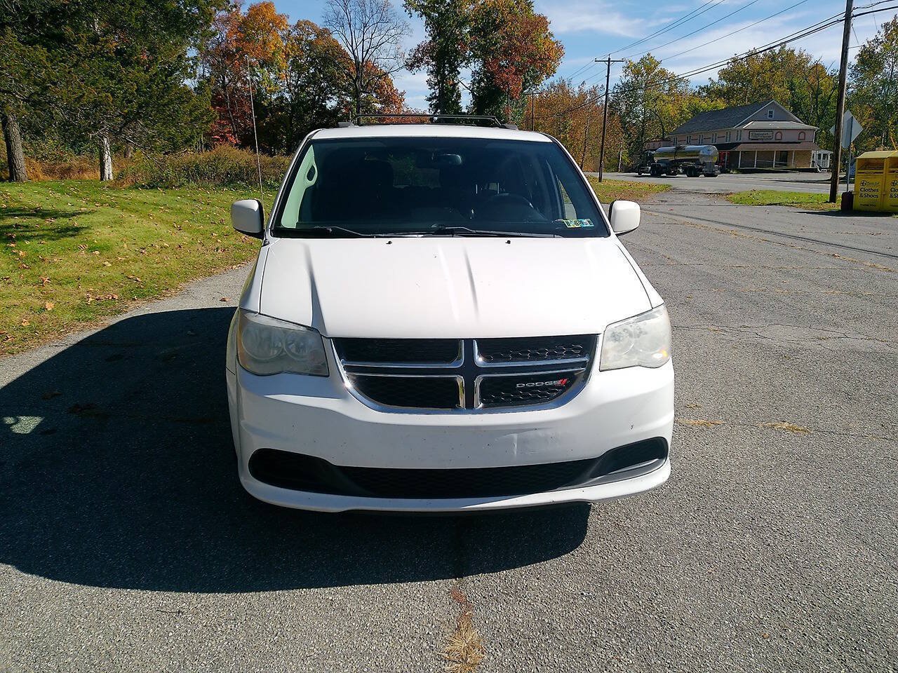 Used 2012 Dodge Grand Caravan SXT w/ Entertainment Group 1 FWD image 7