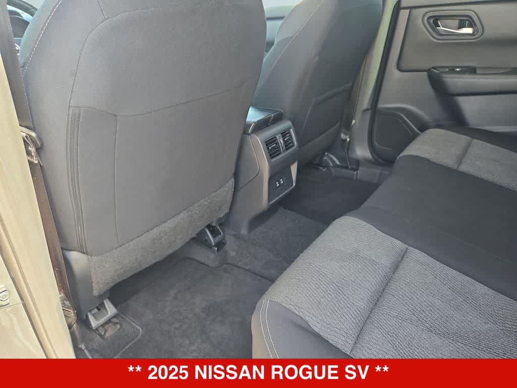Used 2025 Nissan Rogue SV AWD/4WD image 18