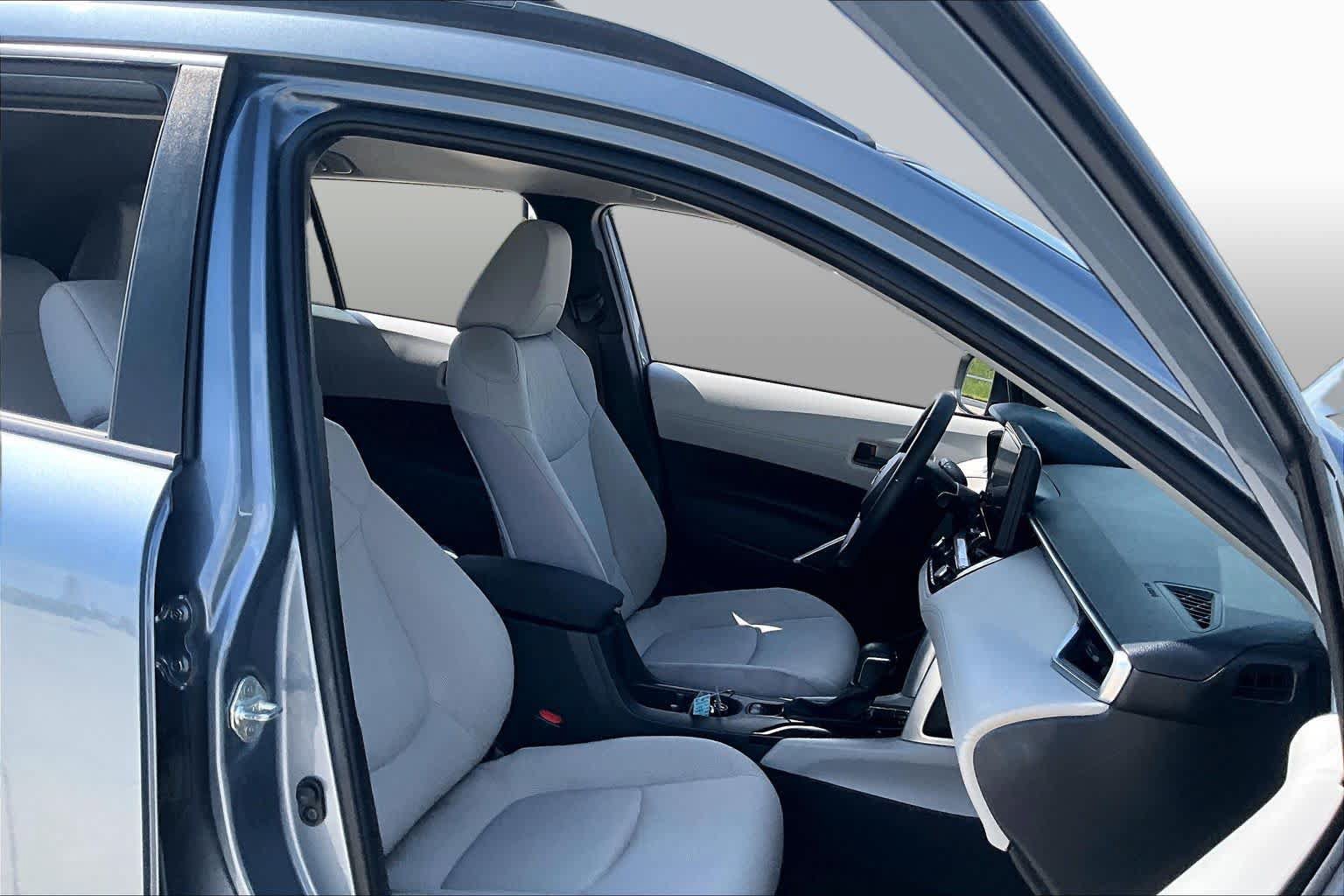 Used 2023 Toyota Corolla Cross LE FWD image 8