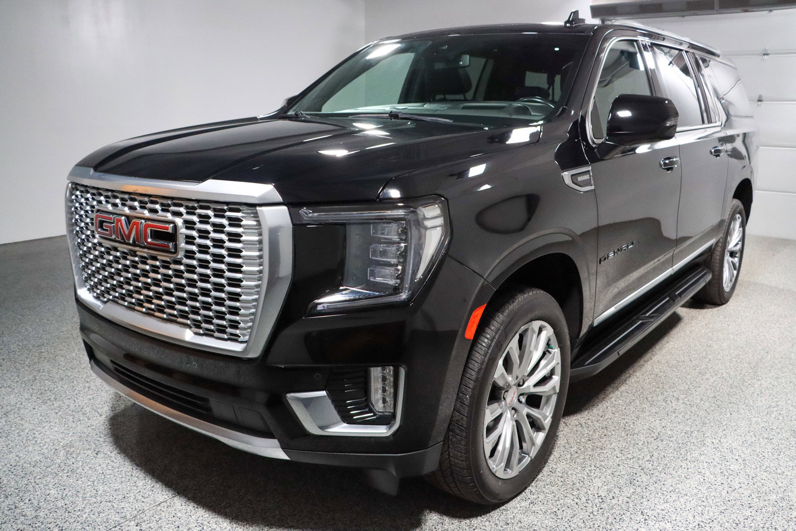 Used 2023 GMC Yukon XL Denali AWD/4WD image 37