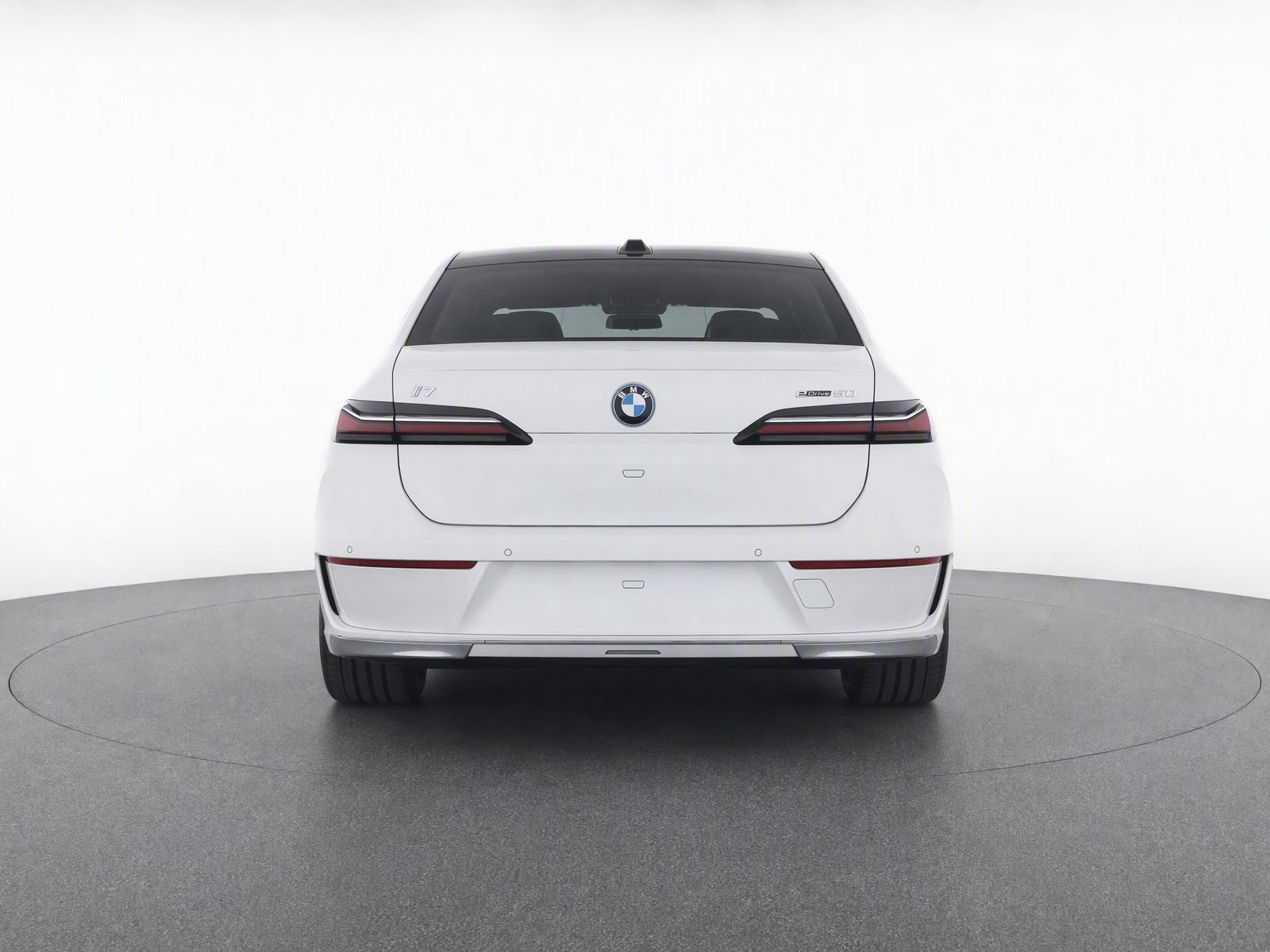 Used 2024 BMW i7 xDrive60 w/ Premium Package RWD image 5