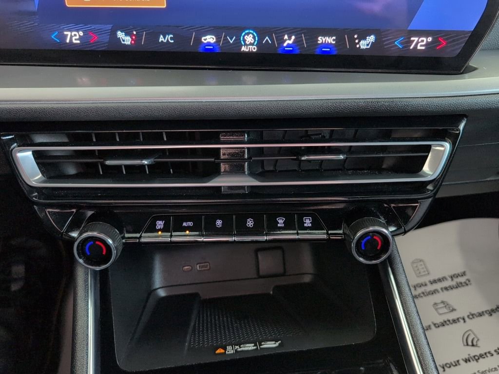 Used 2025 Chevrolet Traverse LT image 25