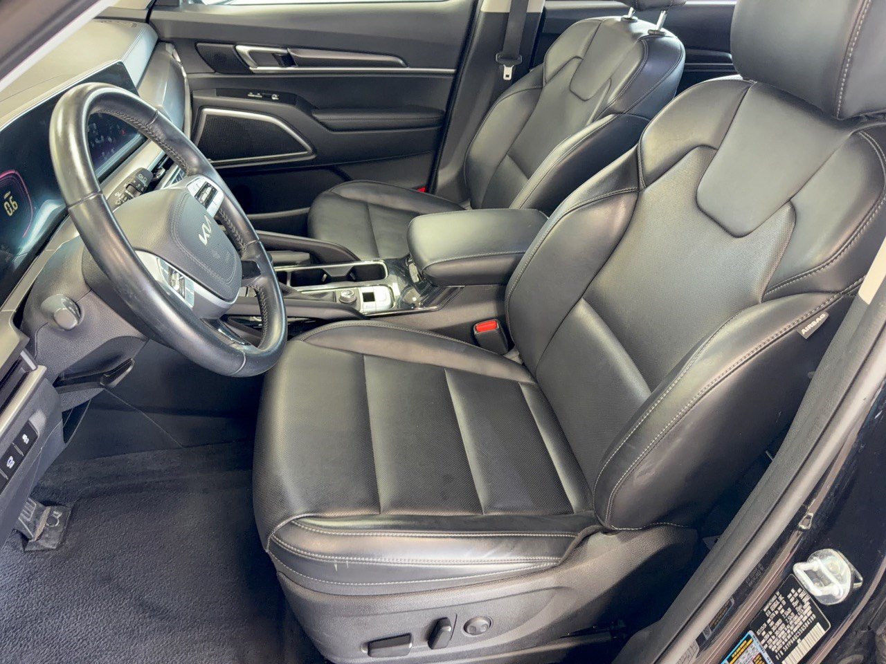 Used 2025 Kia Telluride S FWD image 5