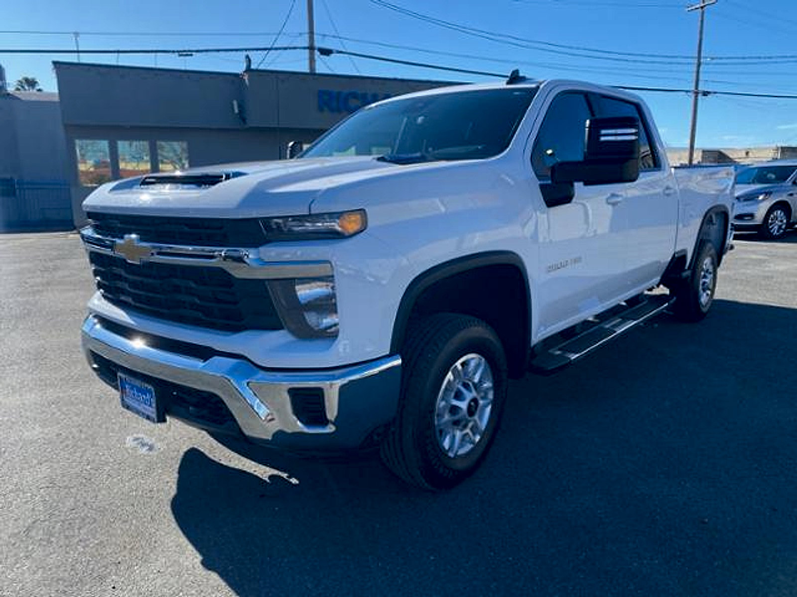Used 2024 Chevrolet Silverado 2500 LT AWD/4WD image 9