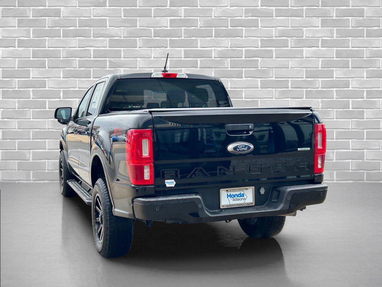 Used 2019 Ford Ranger XLT w/ FX4 Off-Road Package image 3