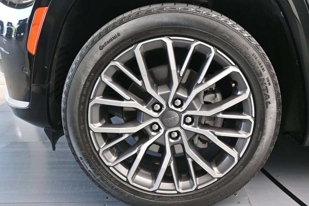 Used 2023 Jeep Grand Cherokee L Summit AWD/4WD image 35