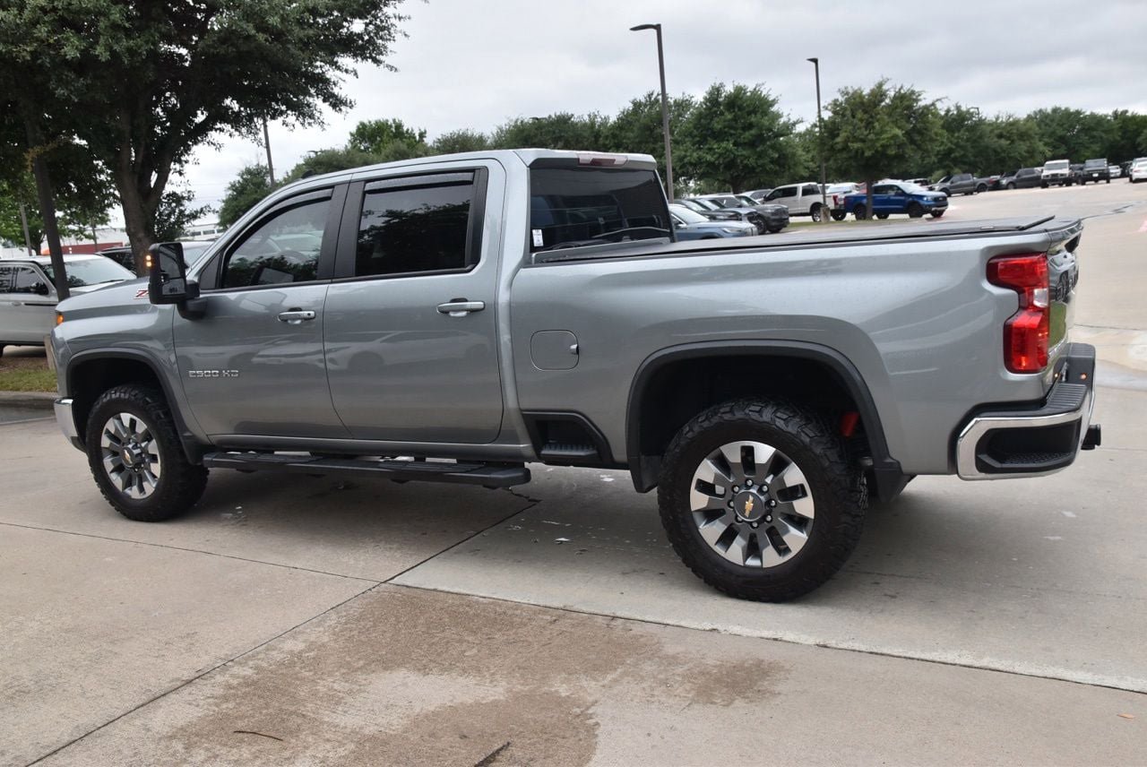 Used 2024 Chevrolet Silverado 2500 LT AWD/4WD image 11